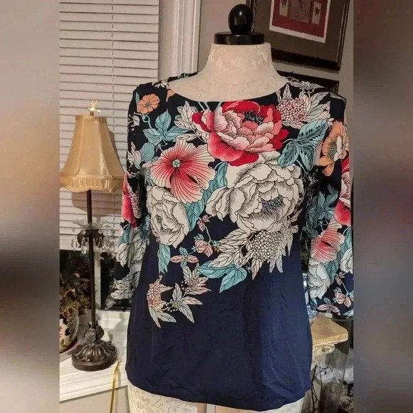 Charter Club Women's Floral Top Size L - Picture 16 of 16